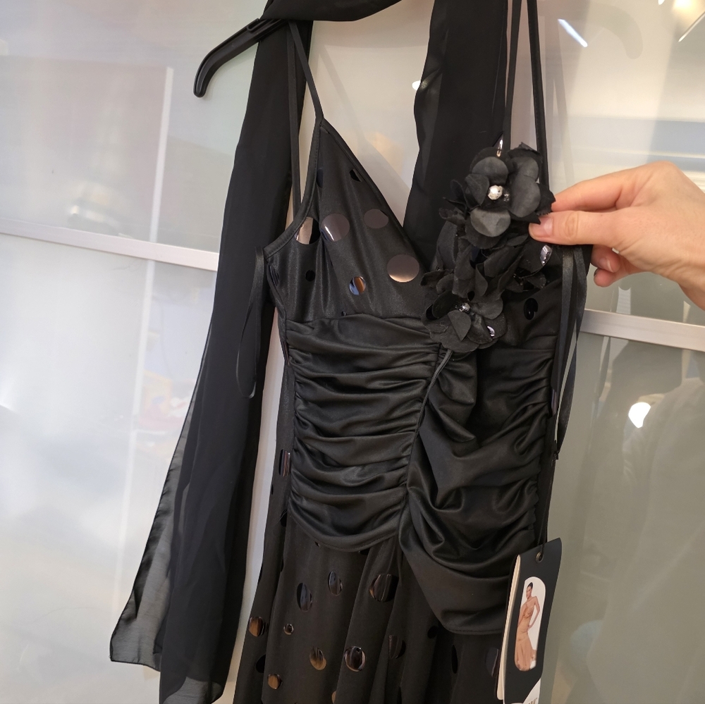 Dress - Picture 4 of 6